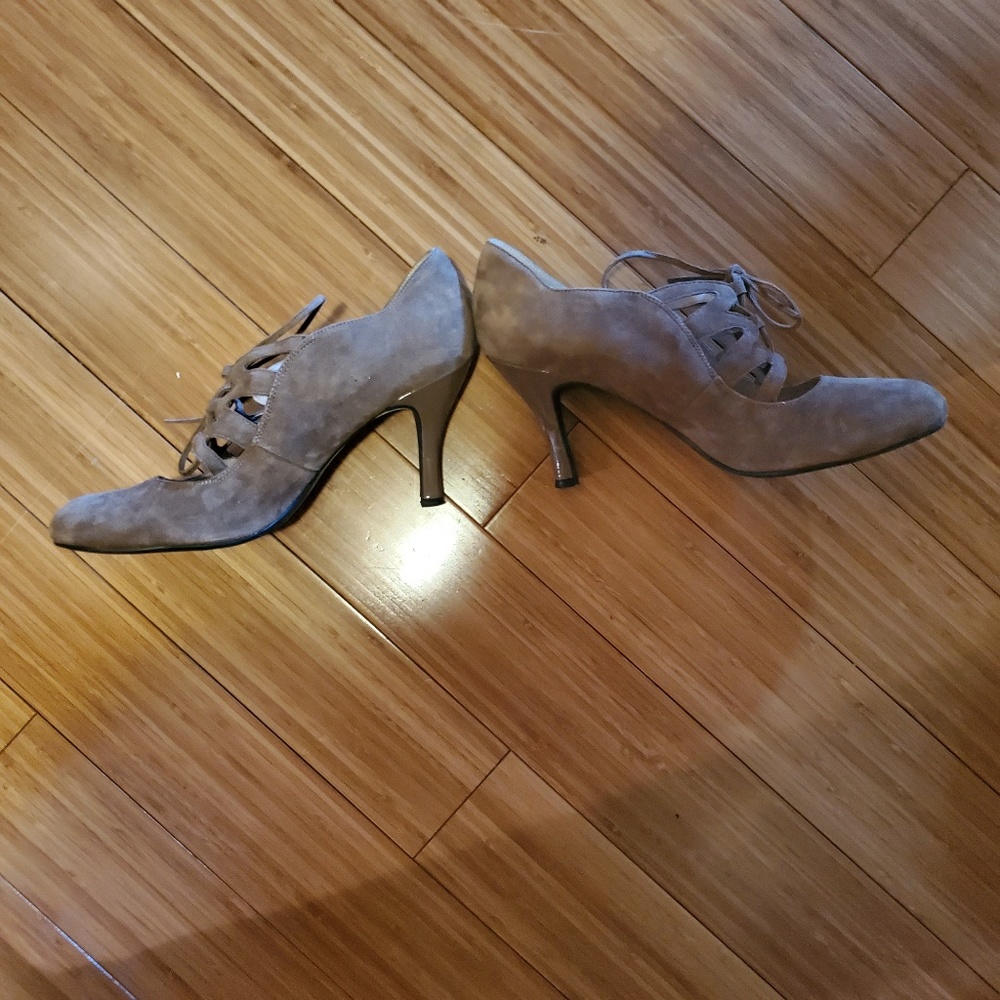 Franco Sarto Tan Suede Closed Toe Lace Up 3.5"